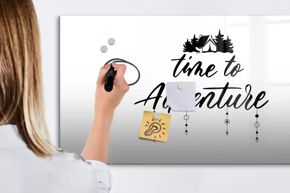 Tablă magnetică pentru magneți Timp pentru aventură