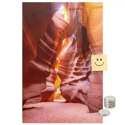 Tablă magnetică cu vedere spre canion