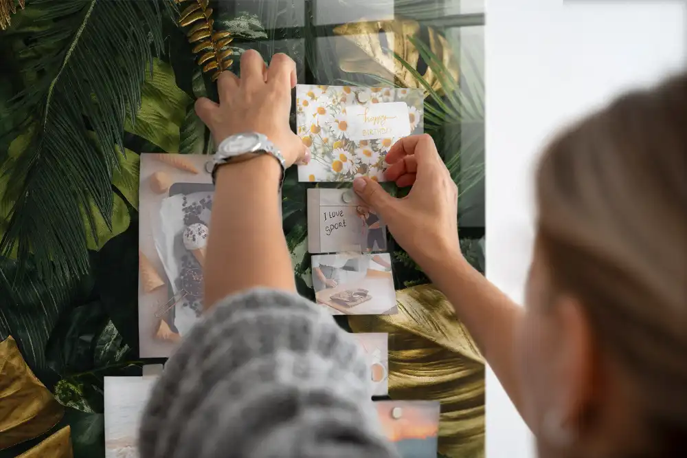 Tablă magnetică cu model de frunze tropicale