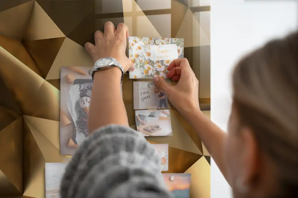 Tablă magnetică de perete cu model de abstracție tridimensională