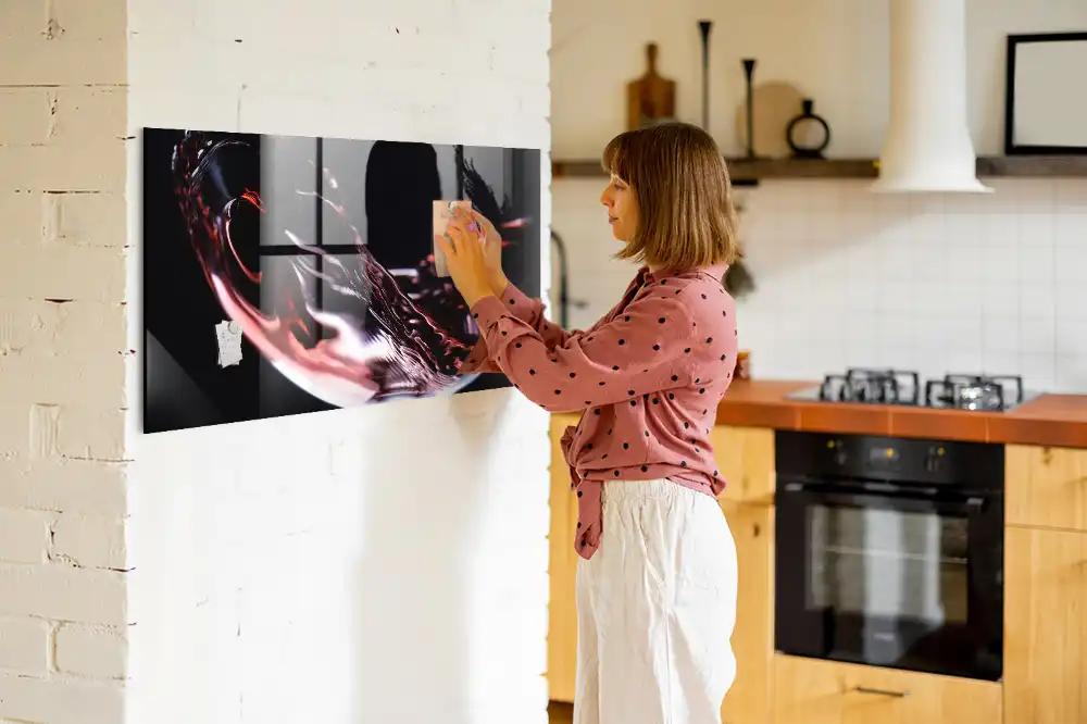 Tablă magnetică din sticlă în formă de pahar de vin