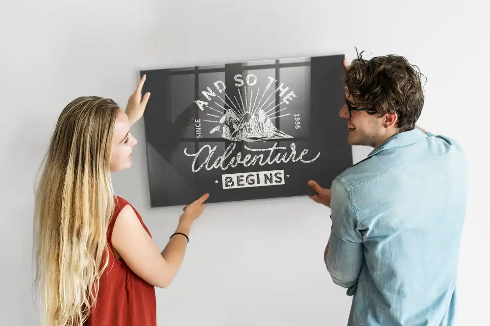 Tablă magnetică din sticlă cu design aforism de aventură